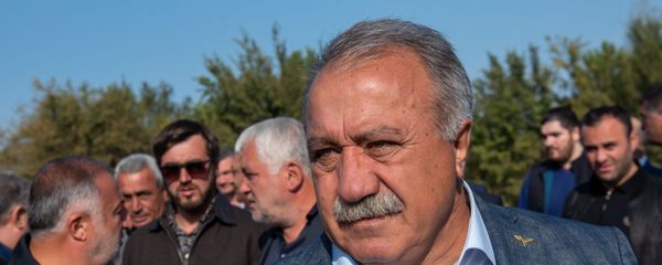 Сасун Микаелян на военном пантеоне «Ераблур» Сасун Микаелян на военном пантеоне «Ераблур» - Sputnik Армения