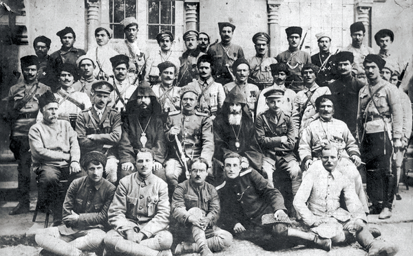 Андраник Озанян со своим войском в Эчмиадзине, 1919г. Андраник Озанян со своим войском в Эчмиадзине, 1919г. - Sputnik Армения