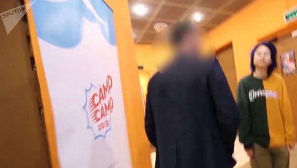 Кадр из видео CampСamp2019: как в Молдове готовят кадры для цветных революций? Кадр из видео CampСamp2019: как в Молдове готовят кадры для цветных революций? - Sputnik Армения