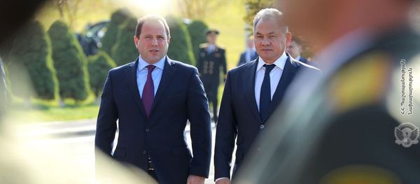 Церемония встречи министра обороны России Сергея Шойгу (29 октября 2019). Еревaн Церемония встречи министра обороны России Сергея Шойгу (29 октября 2019). Еревaн - Sputnik Армения