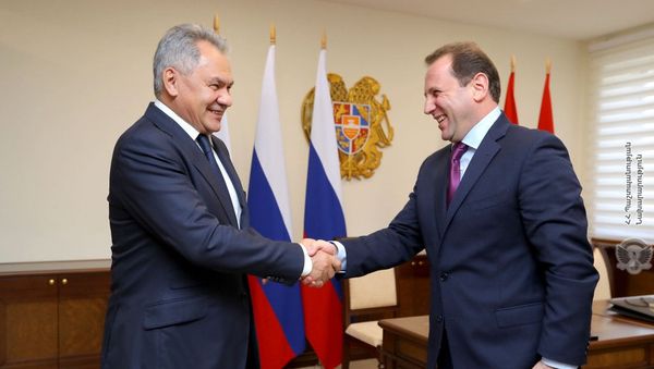 Встреча министров обороны Армении и России Давида Тонояна и Сергея Шойгу (29 октября 2019). Еревaн - Sputnik Армения