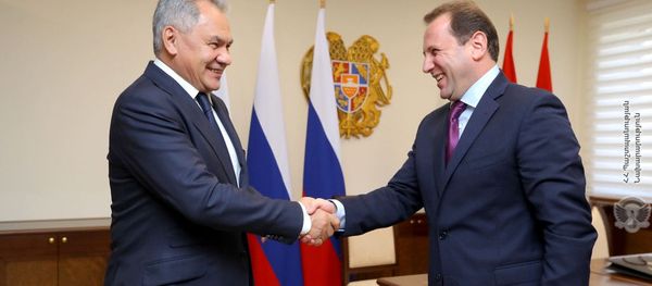 Встреча министров обороны Армении и России Давида Тонояна и Сергея Шойгу (29 октября 2019). Еревaн - Sputnik Армения
