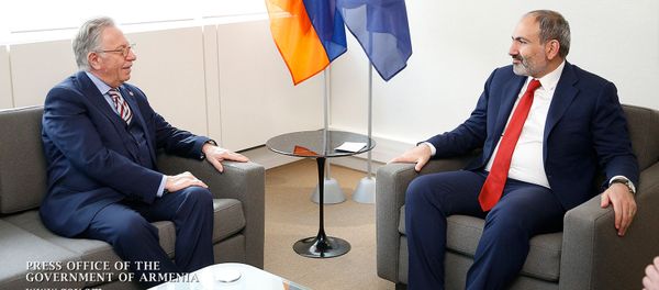 Премьер-министр Никол Пашинян встретился с председателем Венецианской комиссии Совета Европы Джанни Букиккио (11 апреля 2019). Страсбург - Sputnik Армения