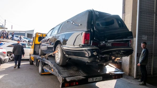 Поток автомобилей на Араратской таможне Поток автомобилей на Араратской таможне - Sputnik Армения
