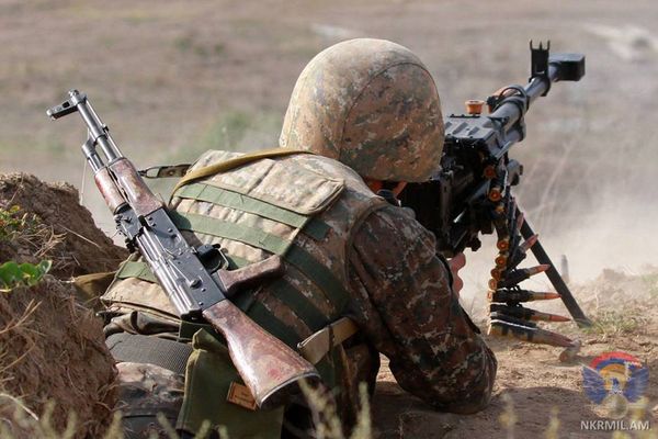 В Нагорном Карабахе прошли очередные батальонные военные учения В Нагорном Карабахе прошли очередные батальонные военные учения - Sputnik Армения
