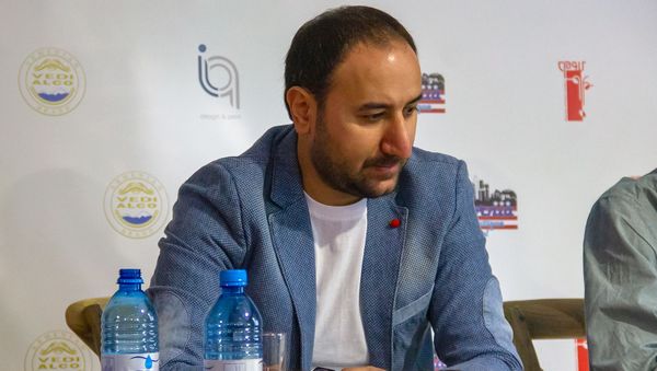Директор XIV Ереванского международного шекспировского театрального фестиваля Каро Балян на пресс-конференции фестиваля (1 ноября 2019). Еревaн - Sputnik Արմենիա