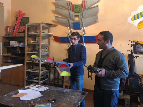 Ավիամոդելավորում և հրթիռաշինություն. Գյումրիում նաև աղջիկներն են թռչող սարքեր ստեղծում - Sputnik Արմենիա