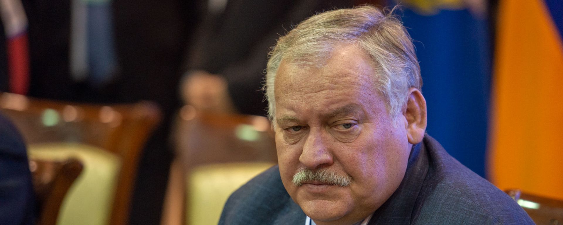 Константин Затулин перед началом заседания Парламентской ассамблеи ОДКБ (5 ноября 2019). Еревaн Константин Затулин перед началом заседания Парламентской ассамблеи ОДКБ (5 ноября 2019). Еревaн - Sputnik Армения, 1920, 03.03.2021