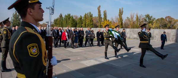 Президент Греции Прокопис Павлопулос в мемориальном комплексе Цицернакаберд (5 ноября 2019). Еревaн - Sputnik Արմենիա