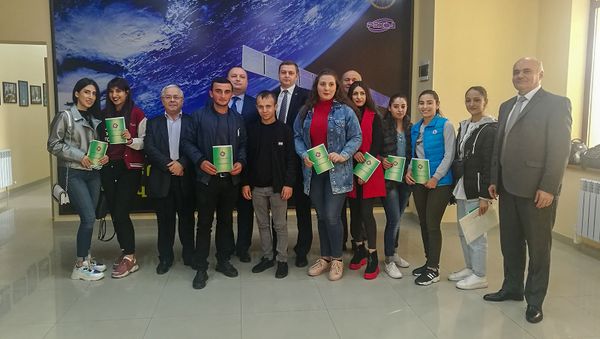 Вручение свидетельств о завершении курса Роль ОДКБ в глобальной безопасности в Академии ОДКБ и ЕВРАЗЭС (5 ноября 2019). Еревaн - Sputnik Армения