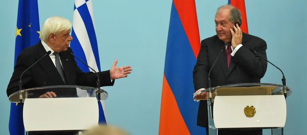 Совместная пресс-конференция президентов Армении и Греции Армена Саркисяна и Прокописа Павлопулоса (5 ноября 2019). Еревaн Совместная пресс-конференция президентов Армении и Греции Армена Саркисяна и Прокописа Павлопулоса (5 ноября 2019). Еревaн - Sputnik Армения