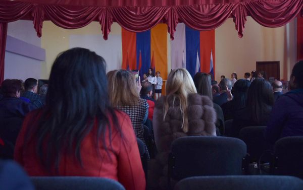 Российские депутаты побывали в одной из школ в Гюмри (6 ноября 2019). Гюмри - Sputnik Армения
