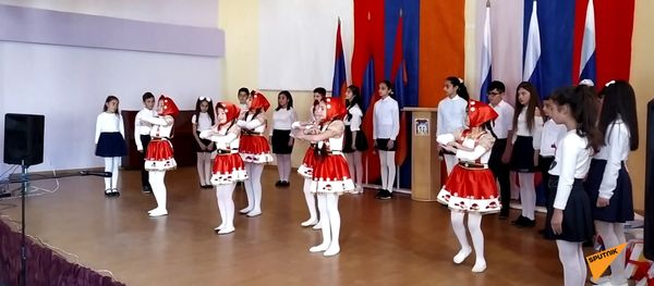 Выступление в одной из школ в Гюмри (6 ноября 2019). Гюмри - Sputnik Արմենիա