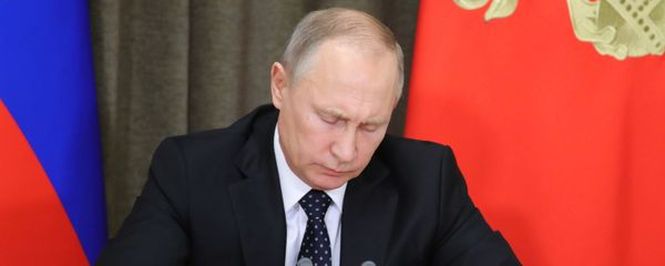 Президент РФ В. Путин провел совещание по вопросам обеспечения технического переоснащения Вооруженных сил Президент РФ В. Путин провел совещание по вопросам обеспечения технического переоснащения Вооруженных сил - Sputnik Армения