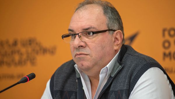 Пресс-конференция генерального директора нефтегазоразведочной компании Интеграл Петролеум Вачагана Петросяна (7 ноября 2019). Еревaн - Sputnik Արմենիա
