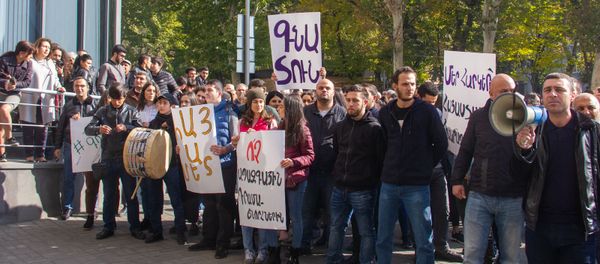 Акция протеста против министра Араика Арутюняна (7 ноября 2019). Еревaн Акция протеста против министра Араика Арутюняна (7 ноября 2019). Еревaн - Sputnik Արմենիա