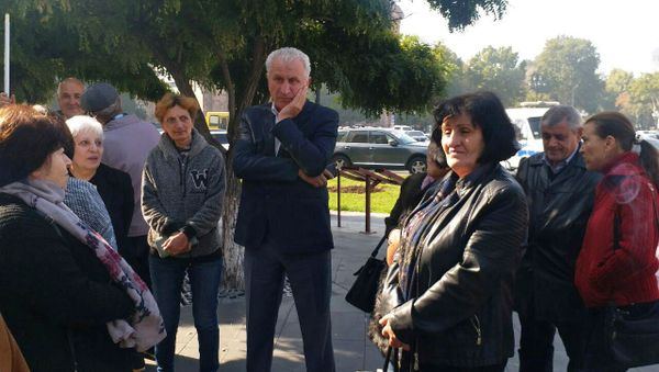 Пикет бывших сотрудников завода Наирит у Дома правительства (8 ноября 2019). Еревaн - Sputnik Армения