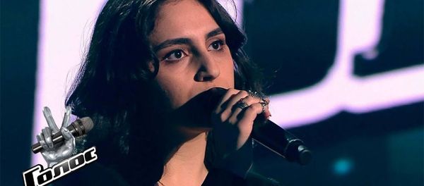 Инна Саядян исполняет «Dzayn Tur Ov Covak» во время слепых прослушиваний 8 сезона телешоу Голос - Sputnik Армения