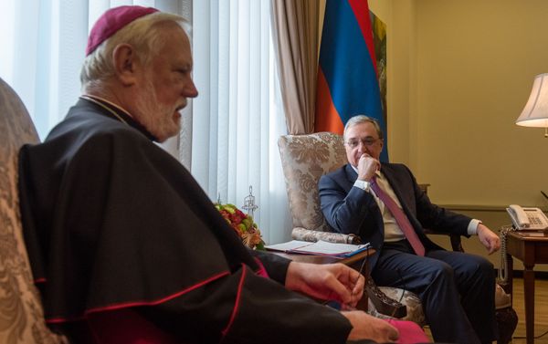 Սուրբ Աթոռի Պետությունների հետ հարաբերությունների քարտուղար, արքեպիսկոպոս Պոլ Ռիչարդ Գալագերի հետ հանդիպումը Սուրբ Աթոռի Պետությունների հետ հարաբերությունների քարտուղար, արքեպիսկոպոս Պոլ Ռիչարդ Գալագերի հետ հանդիպումը - Sputnik Արմենիա