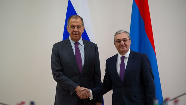 Встреча глав МИД Армении и России Зограба Мнацаканяна и Сергея Лаврова (11 ноября 2019). Еревaн - Sputnik Армения