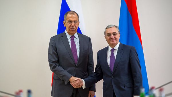 Встреча глав МИД Армении и России Зограба Мнацаканяна и Сергея Лаврова (11 ноября 2019). Еревaн - Sputnik Армения