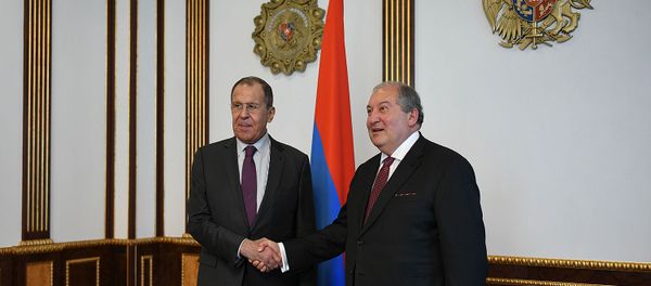 Президент Армении Армен Саркисян встретился с министром иностранных дел России Сергеем Лавровым (11 ноября 2019). Еревaн - Sputnik Արմենիա