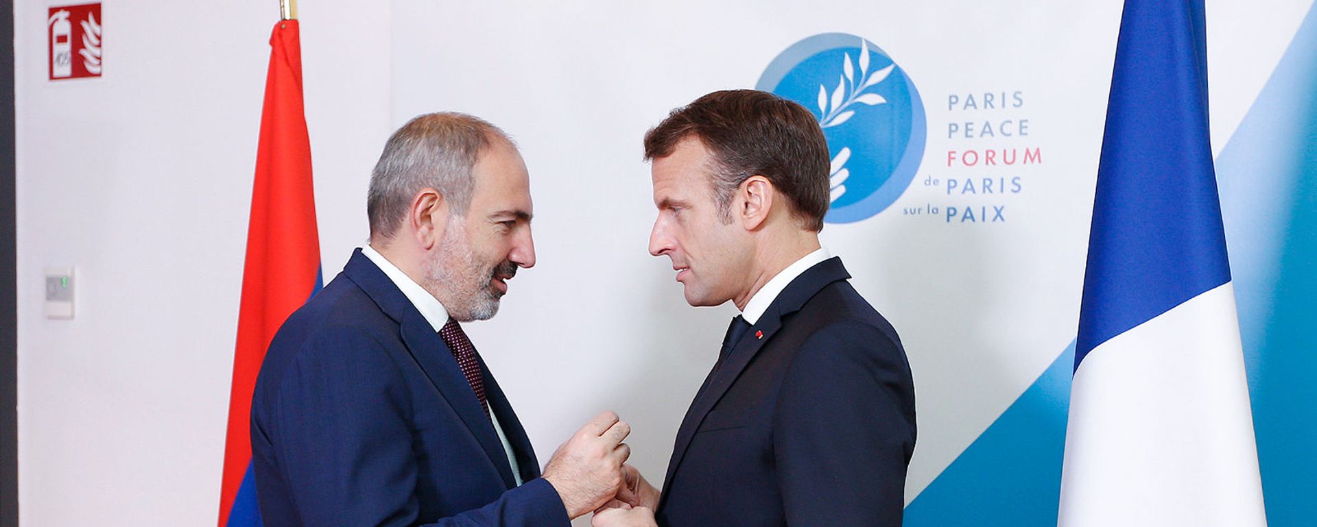 Премьер-министр Армении Никол Пашинян встретился с президентом Франции Эмануэлем Макроном в рамках Второго Парижского форума мира (12 ноября 2019). Париж Премьер-министр Армении Никол Пашинян встретился с президентом Франции Эмануэлем Макроном в рамках Второго Парижского форума мира (12 ноября 2019). Париж - Sputnik Արմենիա, 1920, 10.02.2021