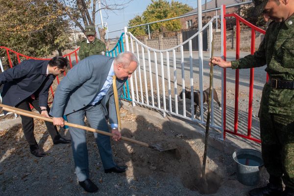 Գրիբոյեդով գյուղի «կանաչ» և «կապույտ» հյուրերը. երեխաներն արդեն ռուսական կենտրոն ունեն - Sputnik Արմենիա
