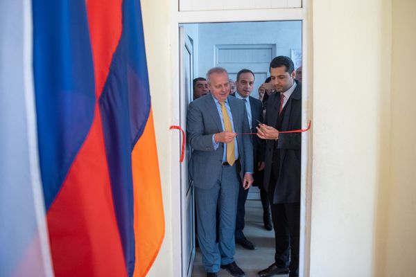 Գրիբոյեդով գյուղի «կանաչ» և «կապույտ» հյուրերը. երեխաներն արդեն ռուսական կենտրոն ունեն - Sputnik Արմենիա