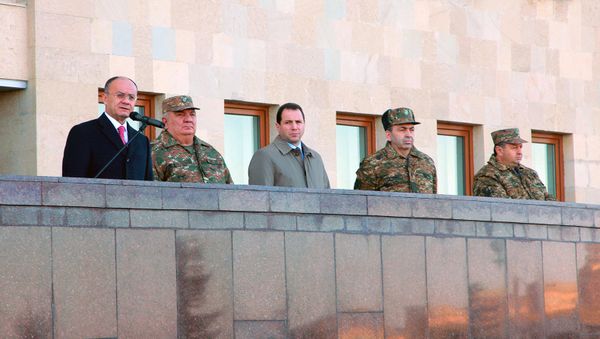 Сейран Оганян и Юрий Хачатуров. Учебная тревога в МО Армении - Sputnik Արմենիա