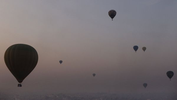 Воздушные шары, архивное фото. Нарушитель был поменьше. - Sputnik Армения