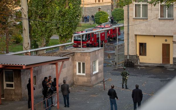 Հրդեհ ԱԺ–ի մոտակայքում - Sputnik Արմենիա