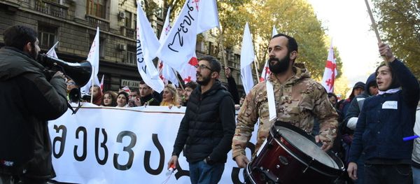 Акция протеста в столице Грузии против правящих властей (17 ноября 2019). Тбилиси - Sputnik Армения