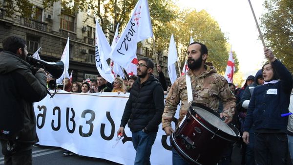 Акция протеста в столице Грузии против правящих властей (17 ноября 2019). Тбилиси - Sputnik Армения