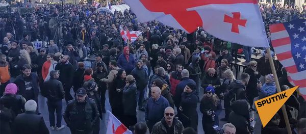 Протесты в Тбилиси, 17.11.2019 - колонны оппозиции идут к парламенту - Sputnik Արմենիա