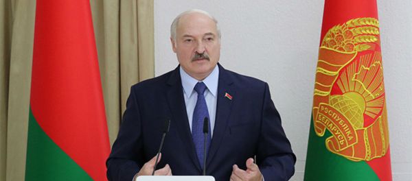 Александр Лукашенко в Академии управления при Президенте Республики Беларусь - Sputnik Армения