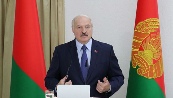 Александр Лукашенко в Академии управления при Президенте Республики Беларусь Александр Лукашенко в Академии управления при Президенте Республики Беларусь - Sputnik Армения
