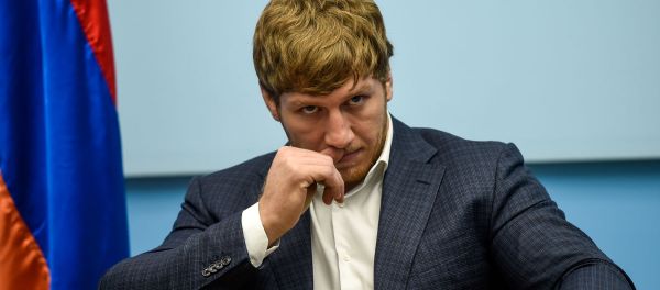 Церемония назначения Артура Алексаняна национальным послом ЮНИСЕФ в Армении (18 ноября 2019). Еревaн - Sputnik Армения