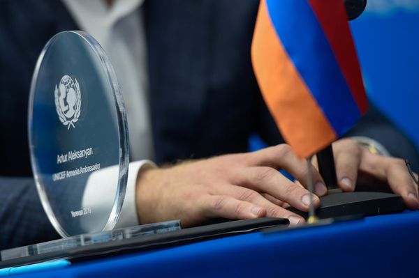 Արթուր Ալեքսանյանի` ՅՈՒՆԻՍԵՖ-ի դեսպան նշանակվելու պաշտոնական արարողությունը - Sputnik Արմենիա