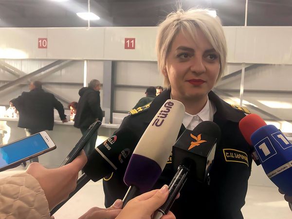 Քաղաքացիները գոհ են, պատասխանատուները` երջանիկ. Գյումրու նոր մաքսատունը սկսեց աշխատանքը Քաղաքացիները գոհ են, պատասխանատուները` երջանիկ. Գյումրու նոր մաքսատունը սկսեց աշխատանքը - Sputnik Արմենիա
