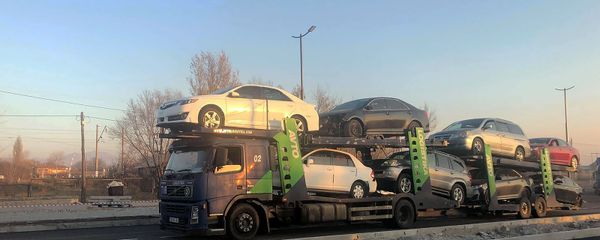 Автотранспортер у таможенного терминала в Гюмри Автотранспортер у таможенного терминала в Гюмри - Sputnik Армения
