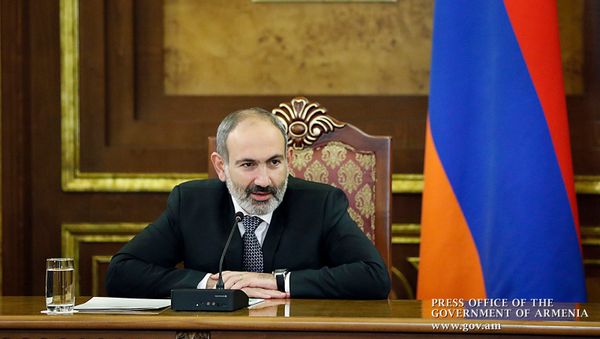 Премьер-министр Никол Пашинян встретился с представителями российских СМИ в Армении (19 ноября 2019). Еревaн - Sputnik Армения