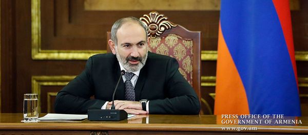 Премьер-министр Никол Пашинян встретился с представителями российских СМИ в Армении (19 ноября 2019). Еревaн Премьер-министр Никол Пашинян встретился с представителями российских СМИ в Армении (19 ноября 2019). Еревaн - Sputnik Արմենիա