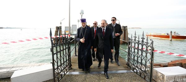 Премьер-министр Никол Пашинян посетил остров Святого Лазаря (20 ноября 2019). Венеция - Sputnik Արմենիա