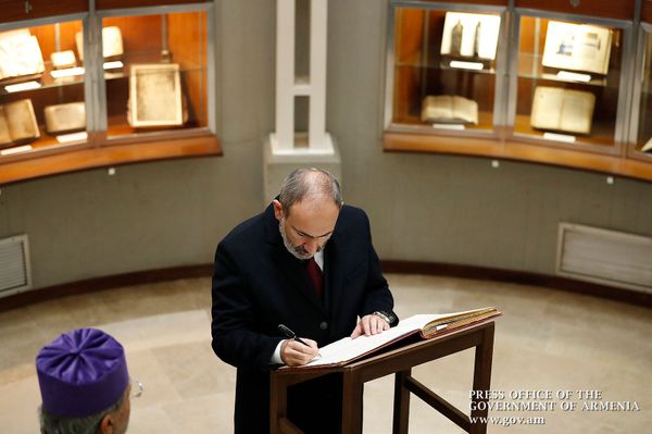 «Ուրախ եմ, որ անդառնալի վնաս չի պատճառվել». Փաշինյանը գրառում է արել «Ոսկե» գրքում - Sputnik Արմենիա