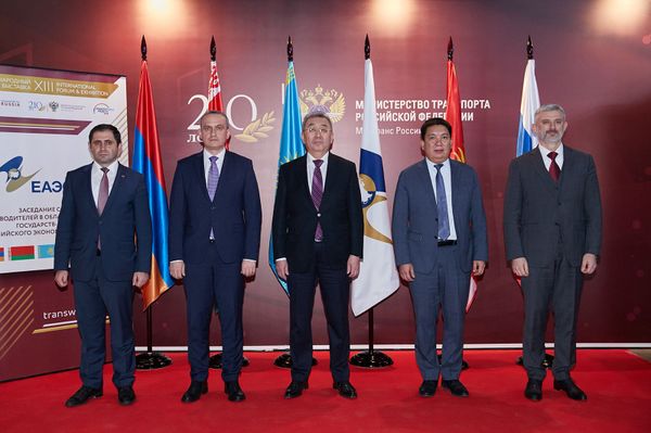 Տրանսպորտային ծառայությունների թվայնացում, անվտանգություն. Պապիկյանը Մոսկվայում է - Sputnik Արմենիա