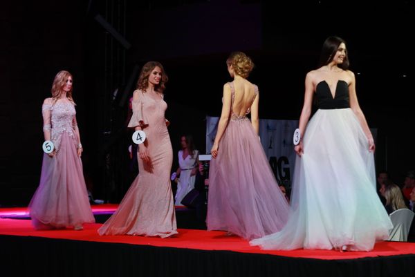 Участницы финала конкурсов красоты Российская Красавица 2019, Топ Модель России 2019 и Топ Модель PLUS 2019 Участницы финала конкурсов красоты Российская Красавица 2019, Топ Модель России 2019 и Топ Модель PLUS 2019 - Sputnik Армения