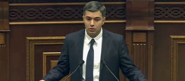 Выступление Эдгара Шатиряна на заседании парламента Армении (18 ноября 2019). Еревaн - Sputnik Армения