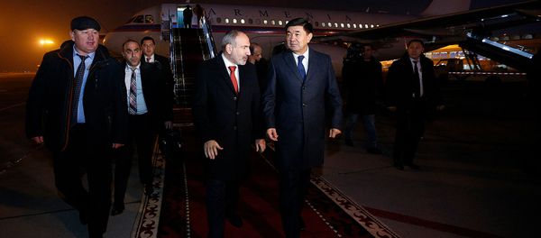 Премьер-министр Армении Никол Пашинян прибыл в Кыргызстан (27 ноября 2019). Бишкек - Sputnik Արմենիա