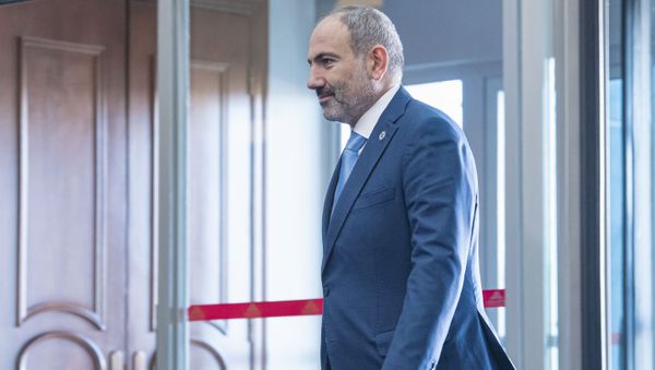 Премьер-министр Армении Никол Пашинян перед началом саммита глав государств-членов ОДКБ (28 ноября 2019). Бишкек - Sputnik Армения